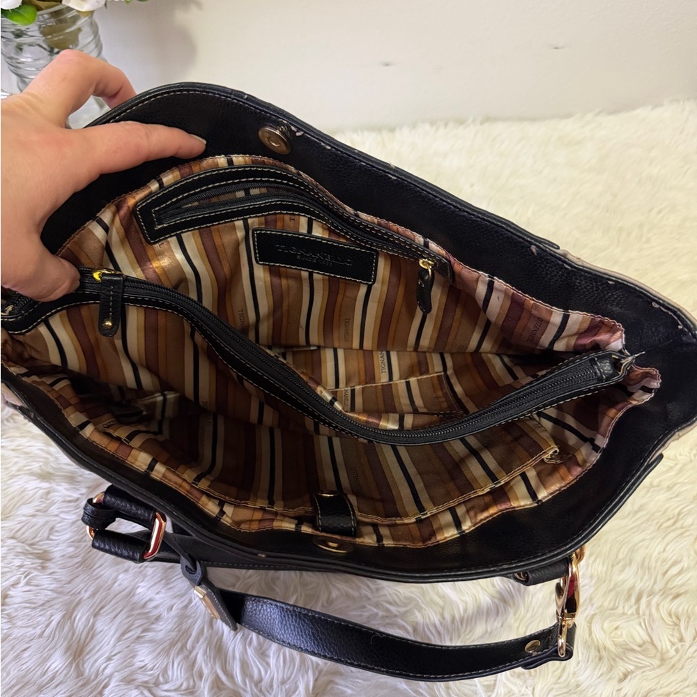 Tignanello Black and Tan Tote Bag - Picture 8 of 16